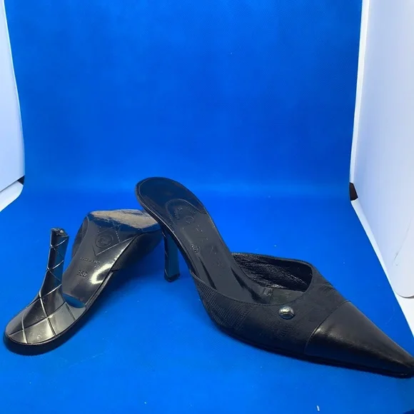 🔥 Chanel stunningly futuristic Heels 35C - Picture 1 of 9
